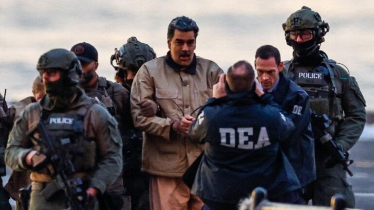 agentes-de-elite-da-policia-dos-eua-escoltaram-nicolas-maduro-ate-corte-de-nova-york-1767618818364_v2_900x506