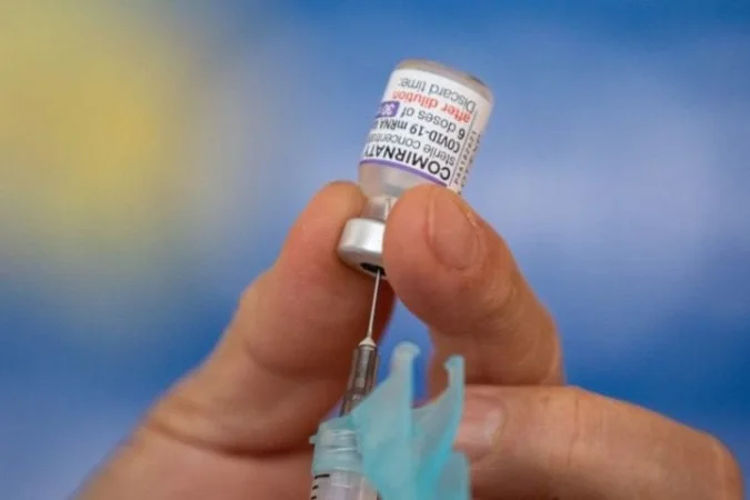 1_vacina-bivalente-fabio-rodrigues-pozzebom-ag-brasil-e1693504947152-59451406